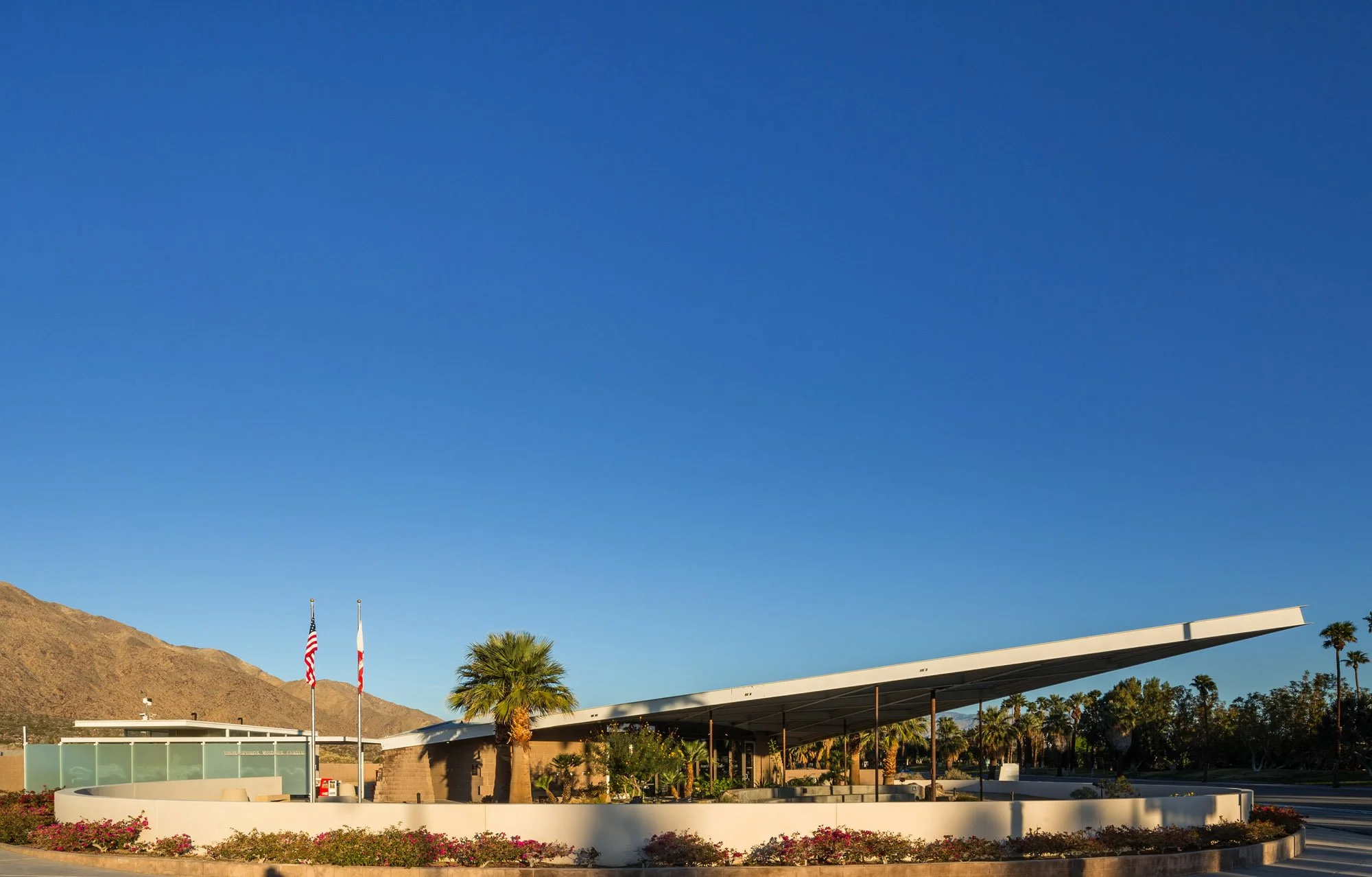 Albert Frey's Tramway gas station