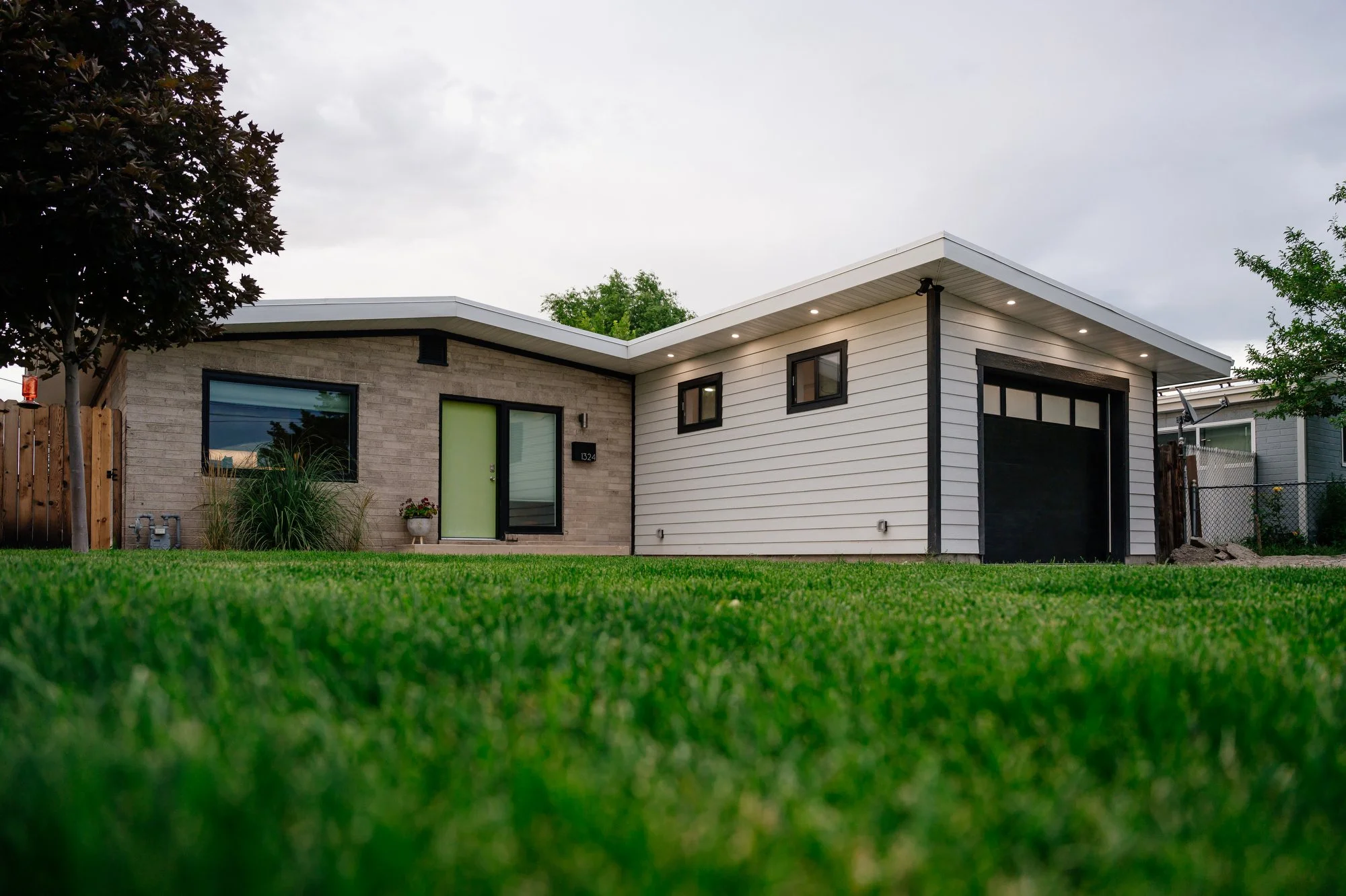 Garage_Webresized_04.JPG