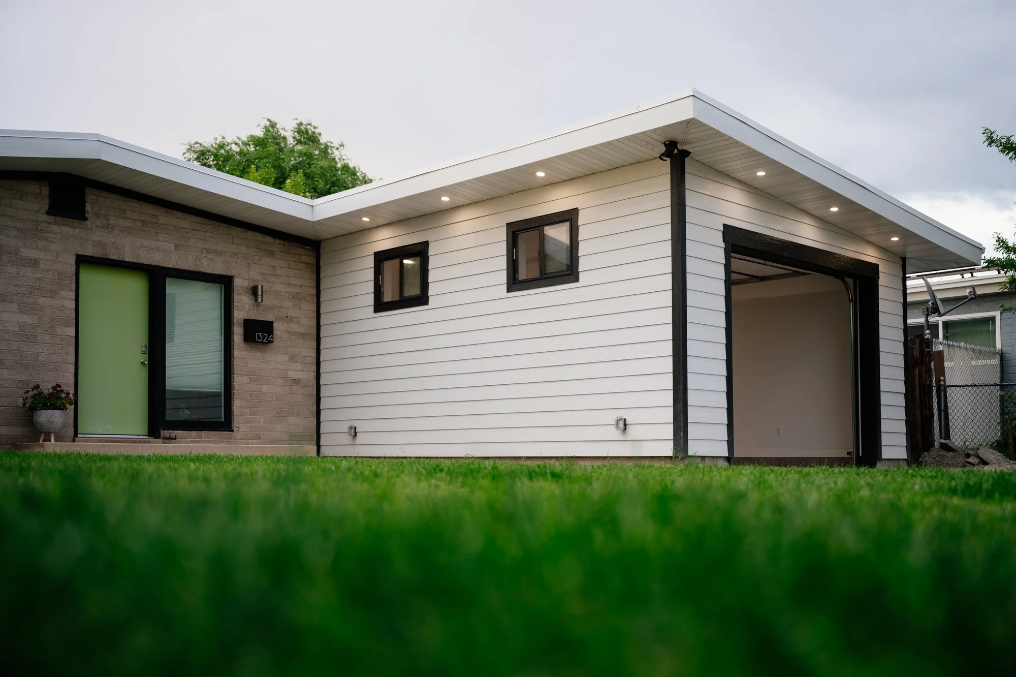 Garage_Webresized_09.JPG