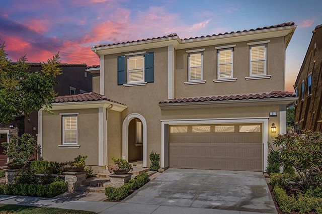 💥💵Lowest price per square foot home in Baker Ranch
👉🏻 21 Hollyhock, Lake Forest, CA
☝🏻 Link in Bio for details
🏡 Open House Sat&Sun 10/5-10/6 from 1-4pm
#bakerranch #bakerranchlife #irvinerealestate #irvine #newconstruction #newlisting #openhouse #DavarAndCo #EnjoyOC #milliondollarlisting #yourbakerranch