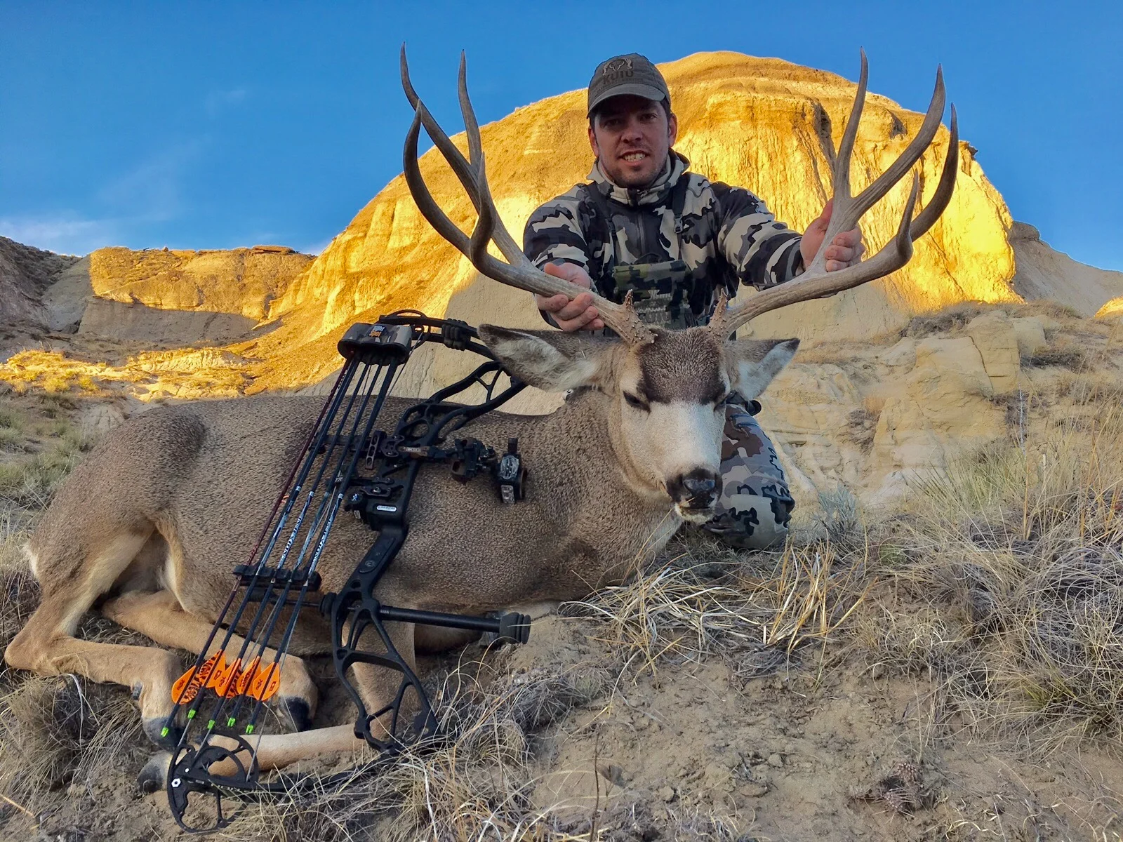 Jeremy with an Awesome Archery Mule Deer
