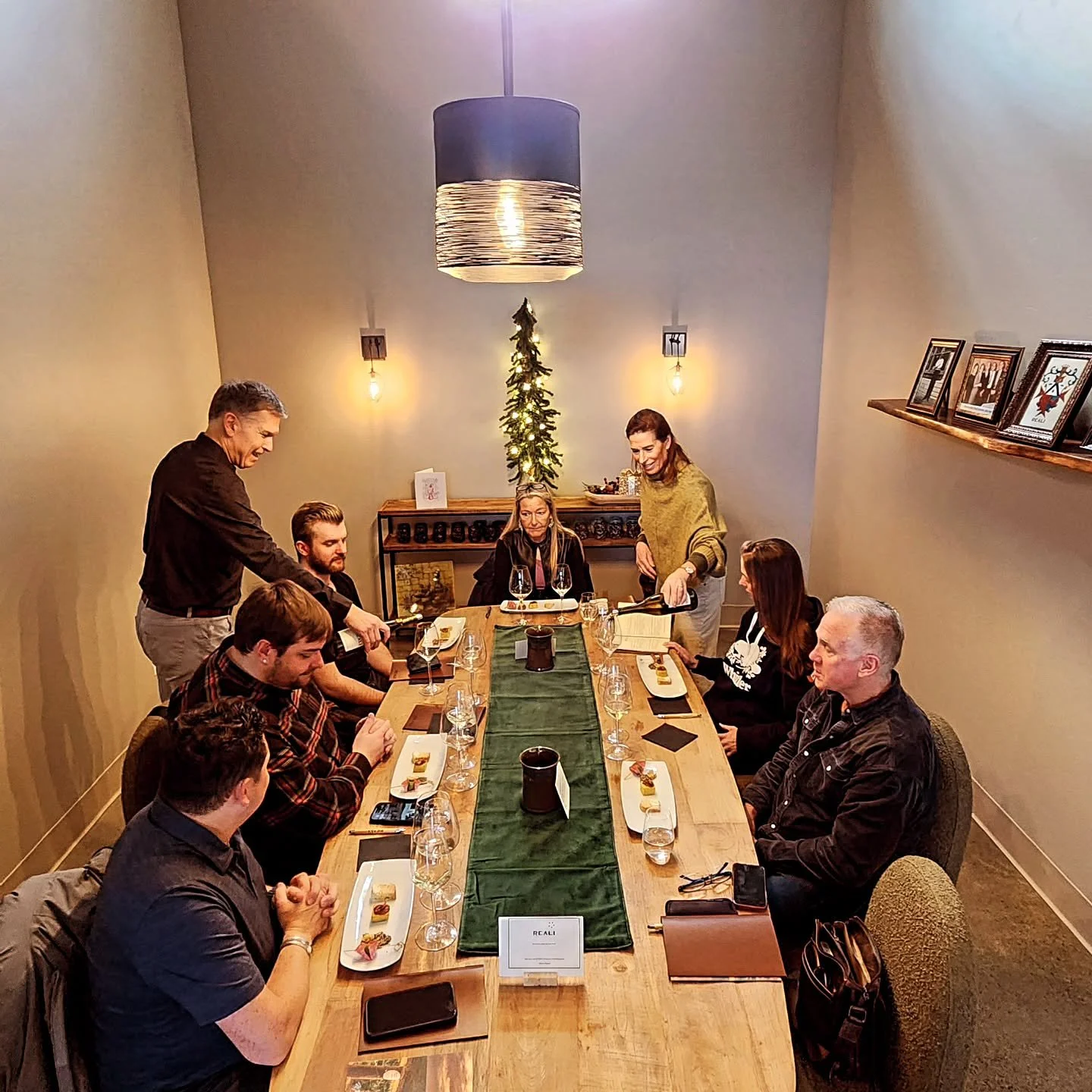 Stunning views and delightful bites pair exquisitely well with the wines at @realifamilyvineyard

You must see this new Walla Walla winery for yourself!

#wallawalla 
#wawine
#tuscancharm
#getoutside 
#teslawinerytours