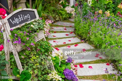 wedding flower arrangement sign