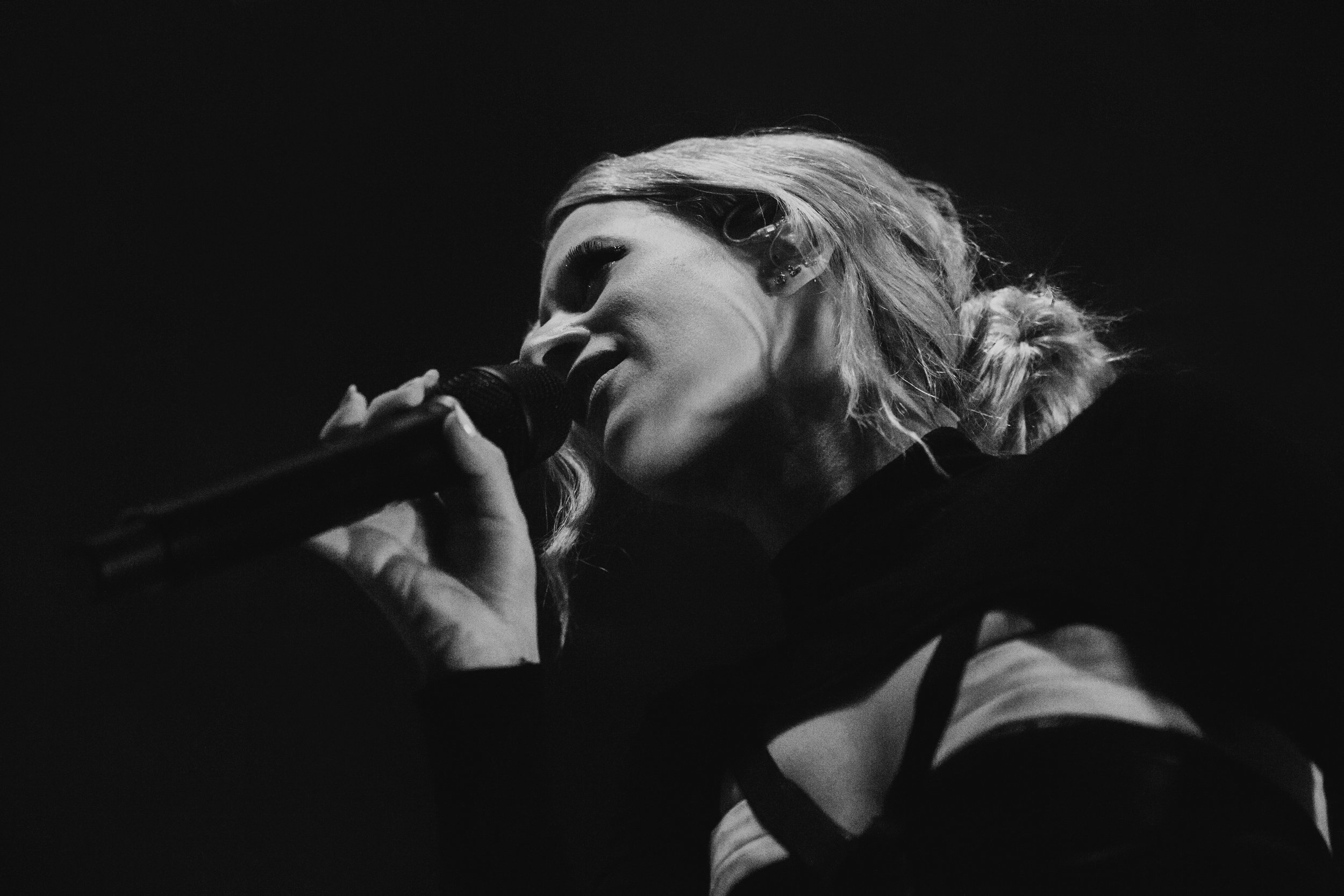 Marian Hill (by Nicole Conflenti)