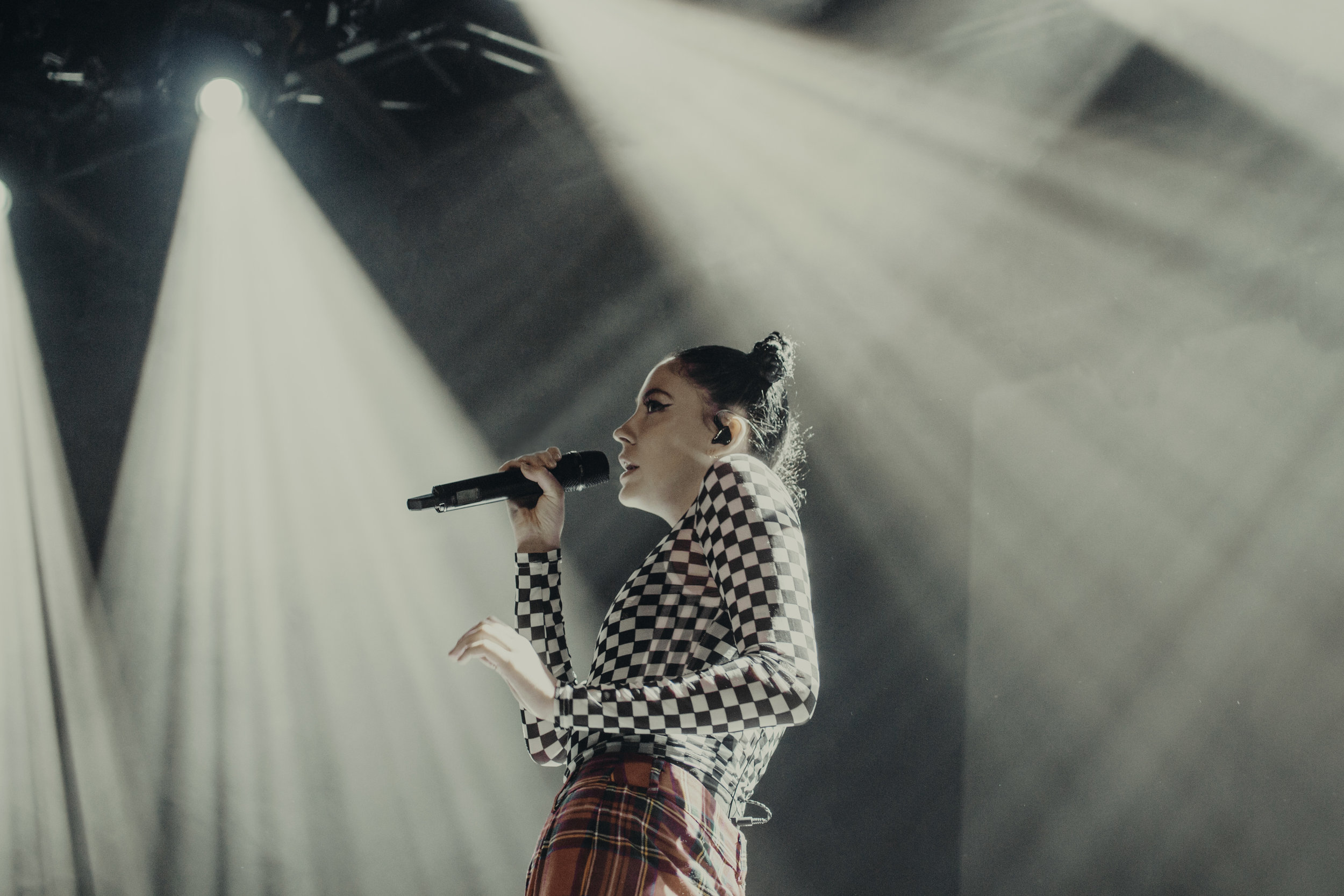 Bishop Briggs (by Nicole Conflenti)