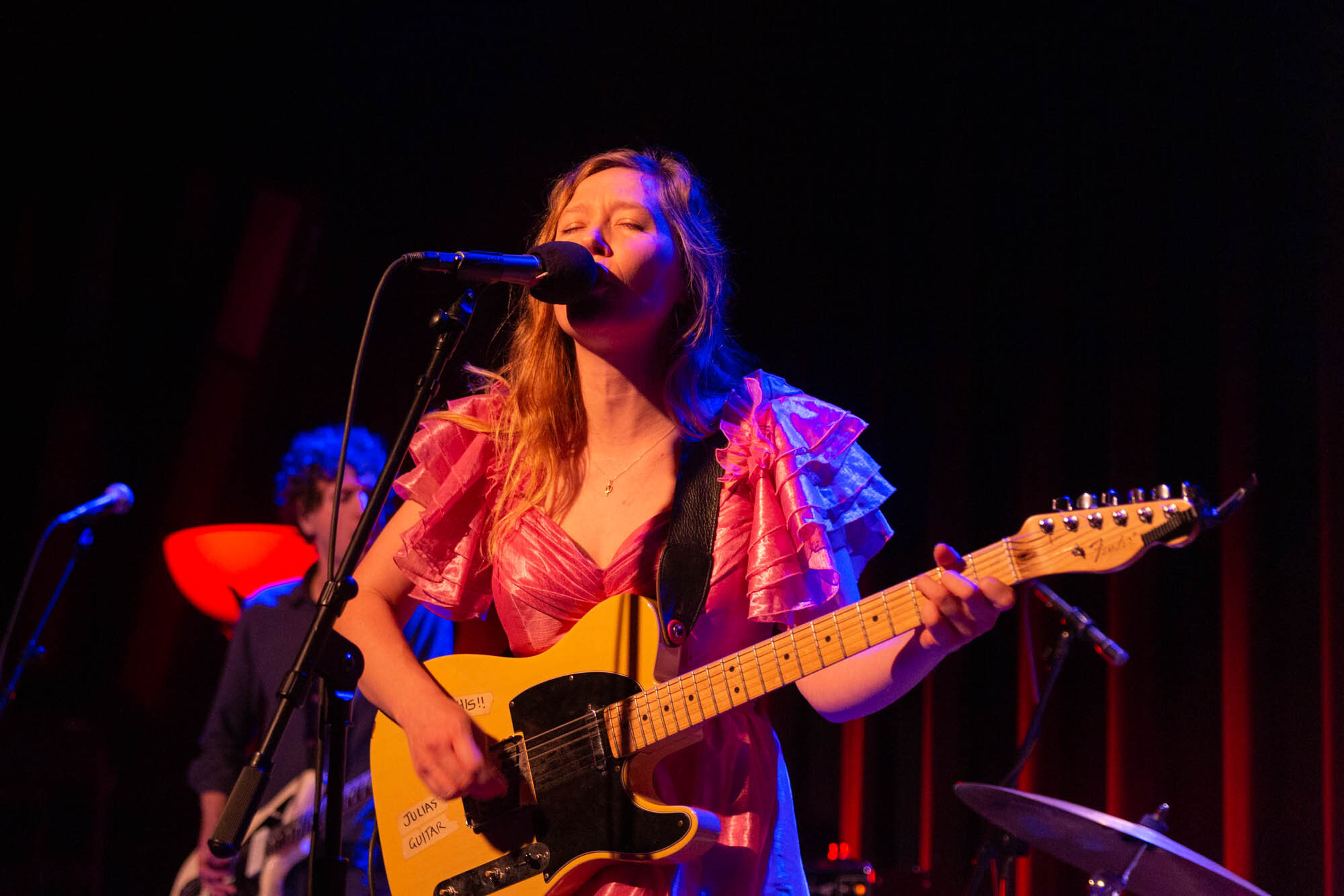 Julia Jacklin (by Marla Klein)