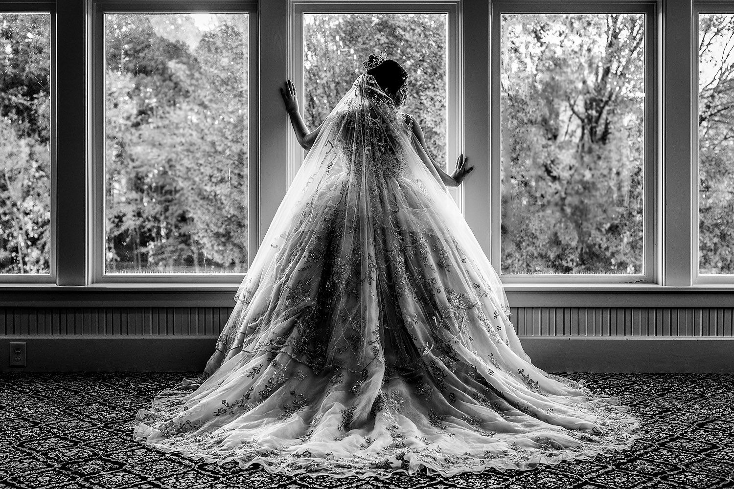 018dramatic-bridal-window.jpg