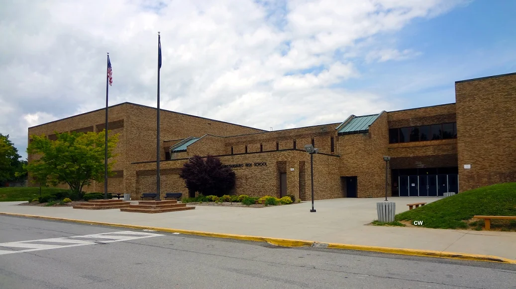 Christiansburg_High_school_Building.jpg