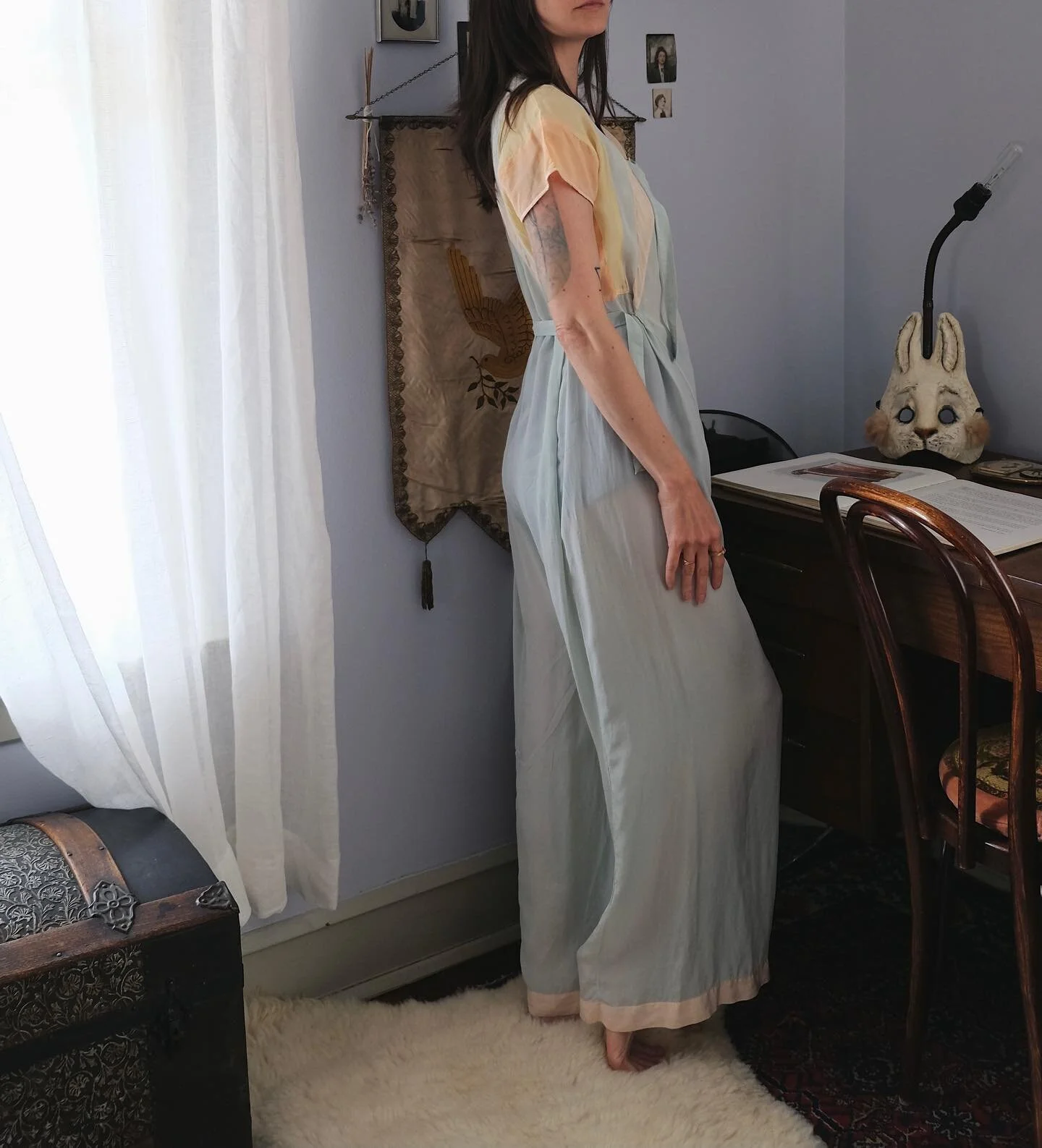 I purchased these 1920s/30s cotton candy silk lounge pjs from my dear friend over at @paperunicornvintage a few years ago, but I’m cleaning house (the truth being I wear the same five things every week and I hate when something sits in my close