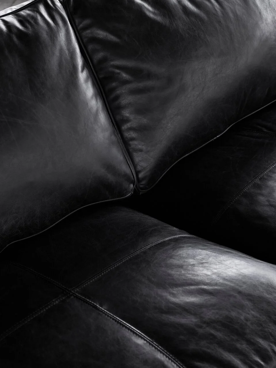 Redford Sofa Old Saddle Black 3.jpeg
