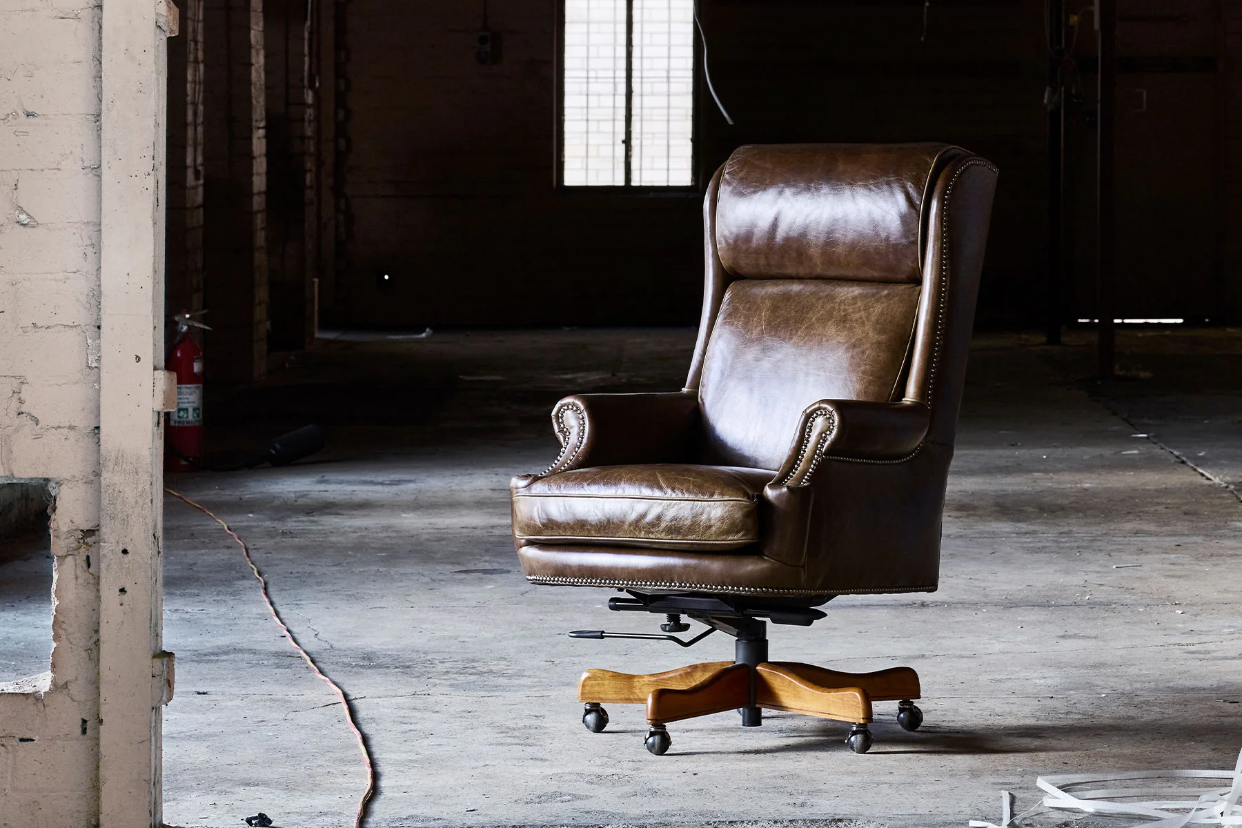 THOMAS EXECUTIVE CHAIR