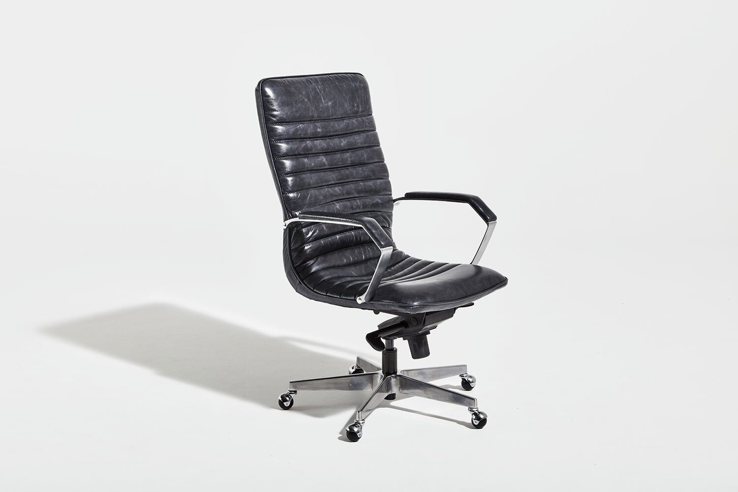 James-Stewart_Manning-Chair_01.jpg
