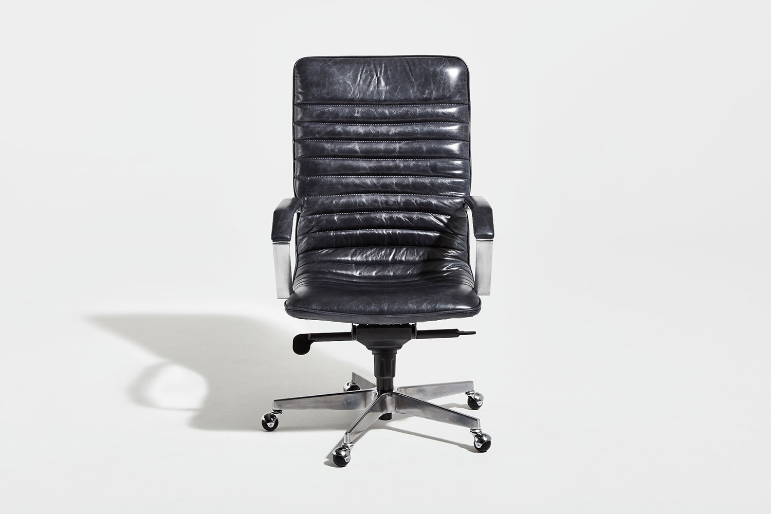 James-Stewart_Manning-Chair_03.jpg