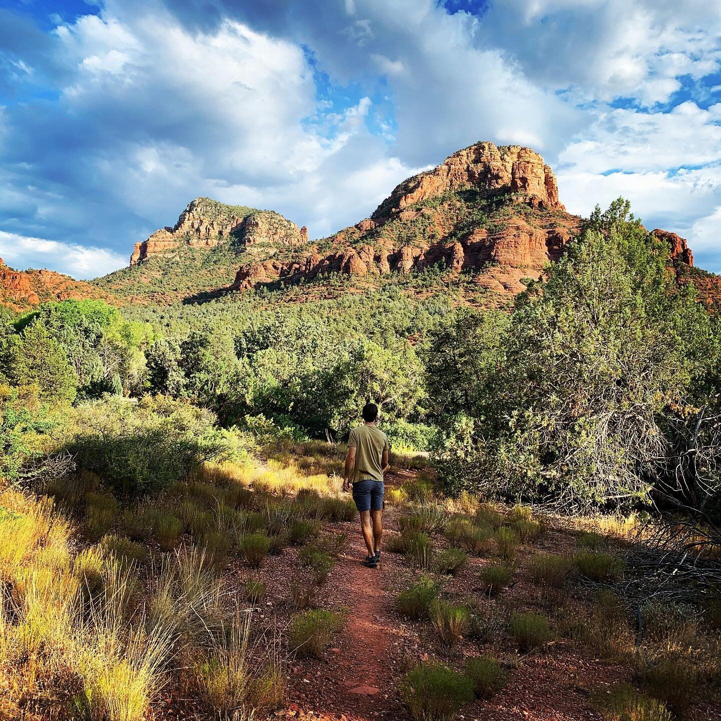 Hiking in beautiful #sedona Honestly, these views never get old!
