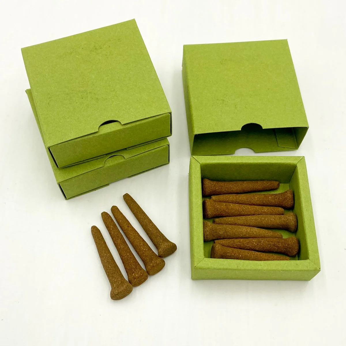 alysia-mazzella-beeswax-candles-new-york-usa-incense-cones-hard-broom-honey-2026-11.jpg