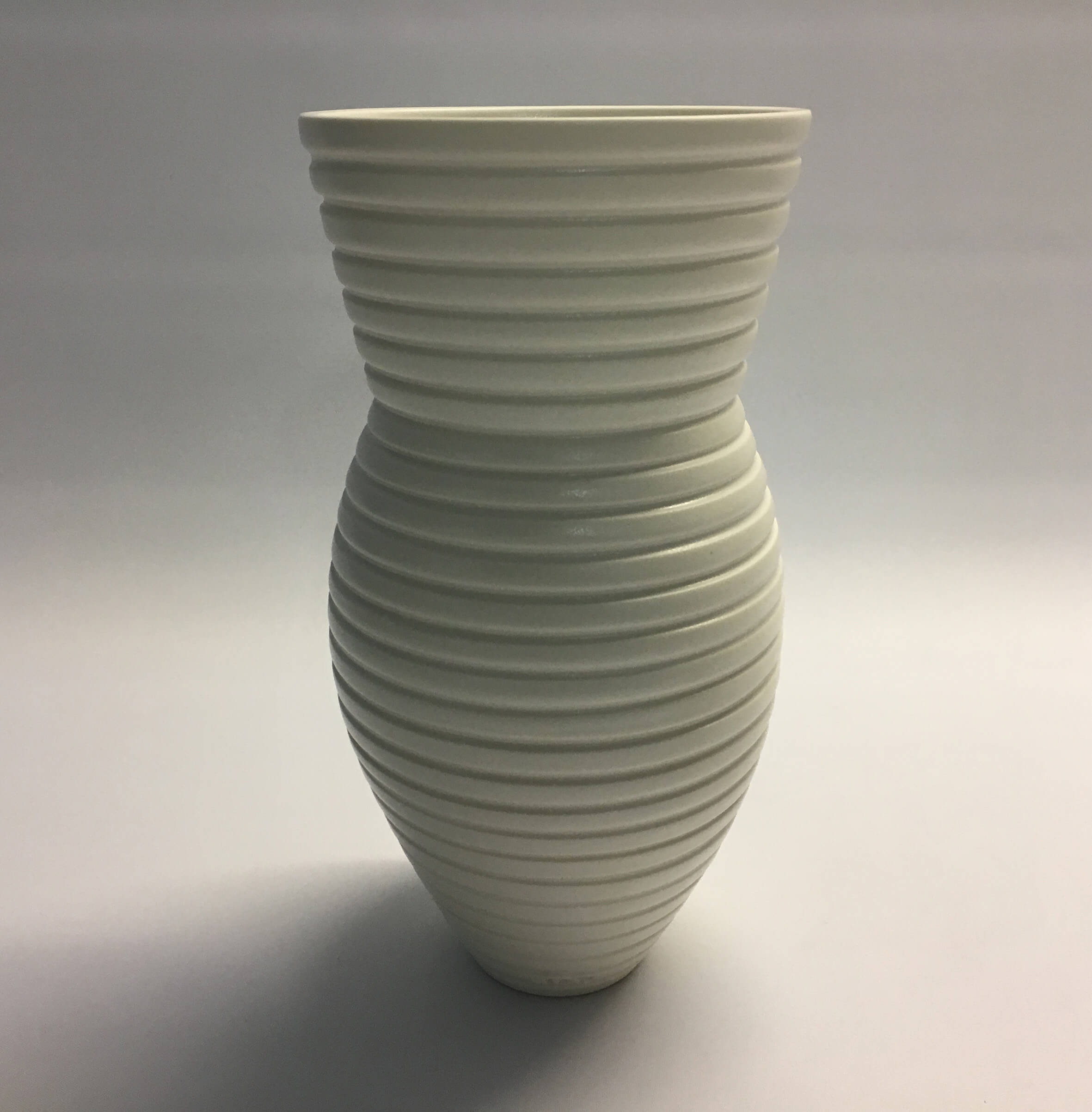 l 19-19 Matt White Grooved Vessel