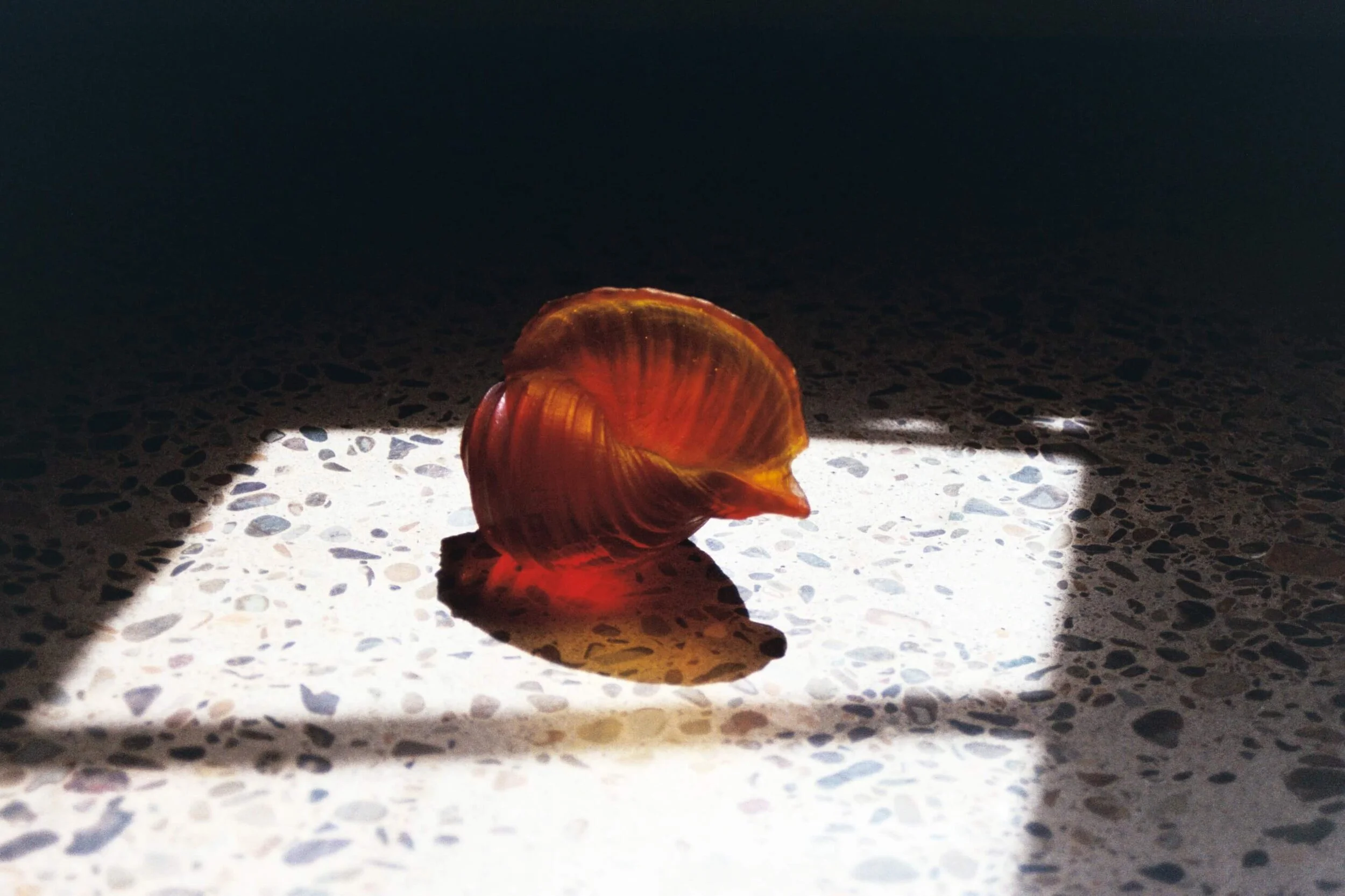 Dark Orange Red Soraa