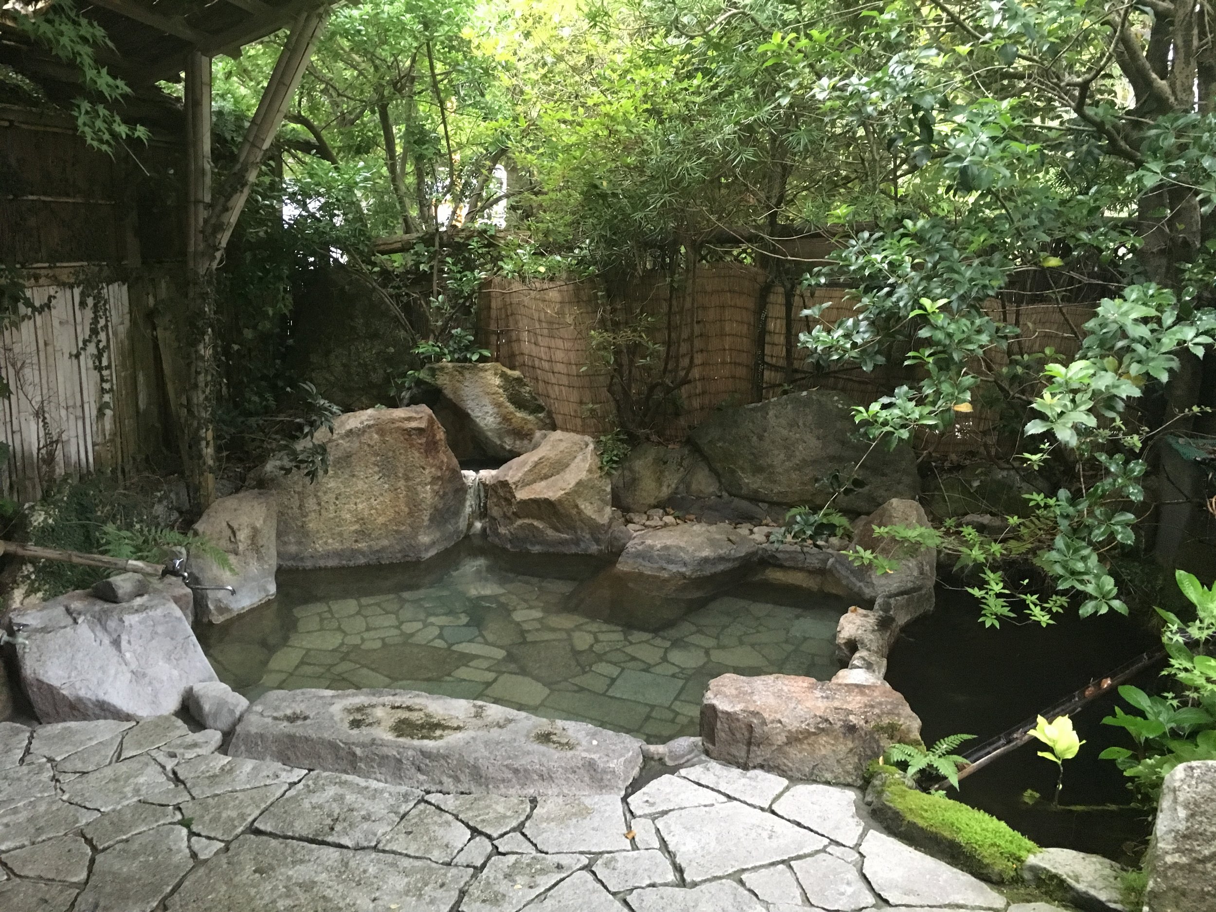  outside onsen 