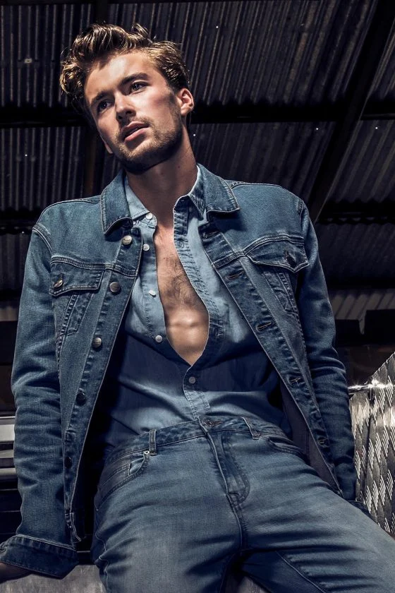 VICTOR_Magazine_Men10-1-560x840.jpg