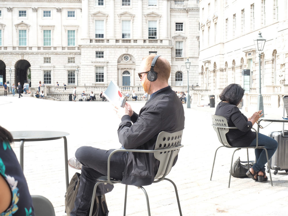  Crowds in the public square of Somerset House. &nbsp;This city is full of museums. &nbsp;Having so many buildings and spaces open to the public is amazing! 