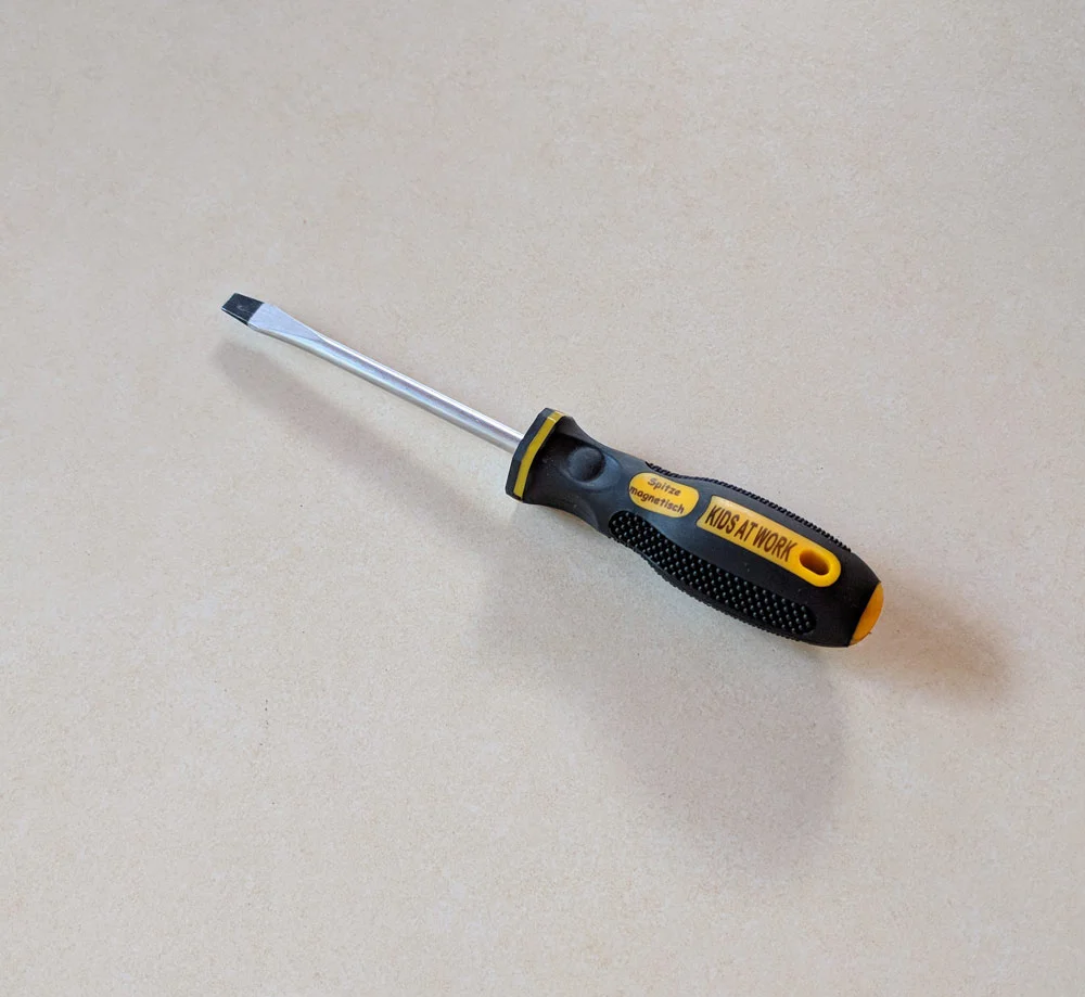 Screwdriver :  Slotted (Flathead)