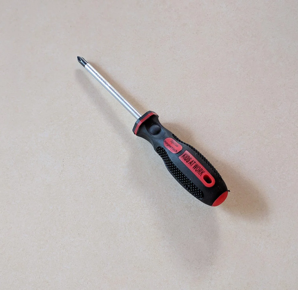 Screwdriver :  Phillips (Cross Head)