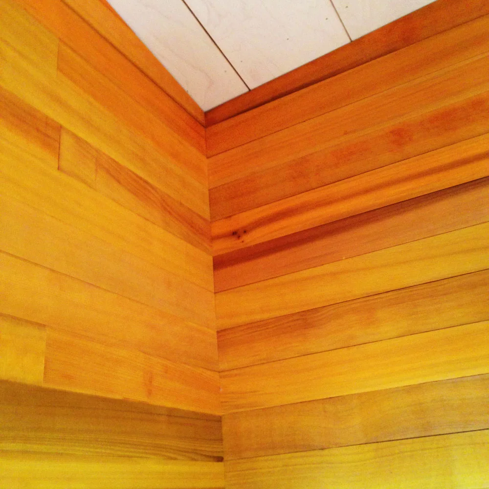 yellow_room_ceiling.jpg