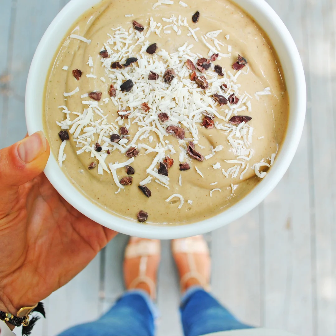 Heavenly Avocado Chocolate Pudding (Smoothie) Bowl