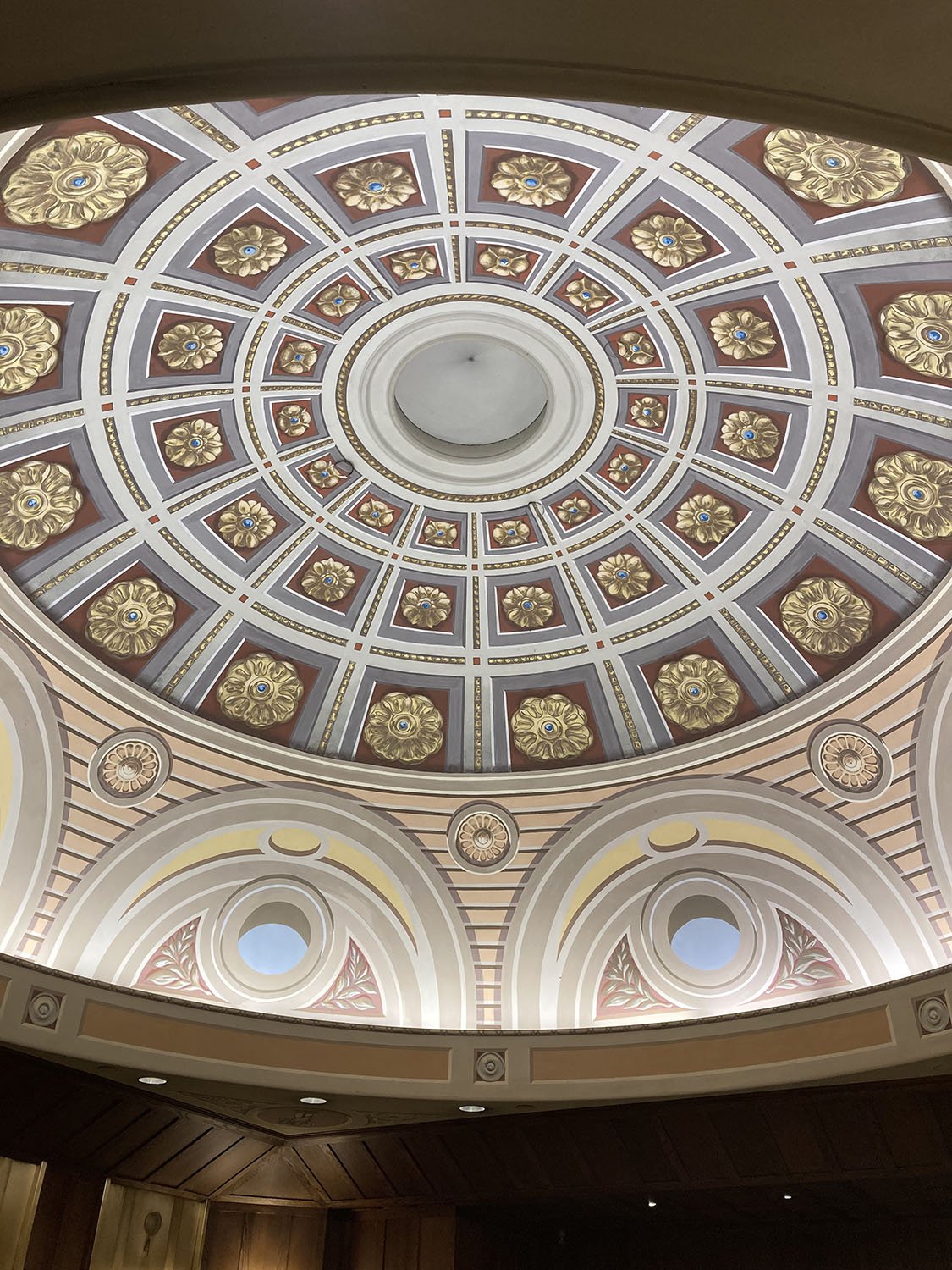    New York City Bar Association Mural ( detail, dome) ,   1983. Keim paints on plaster. Designed by Richard Haas. 