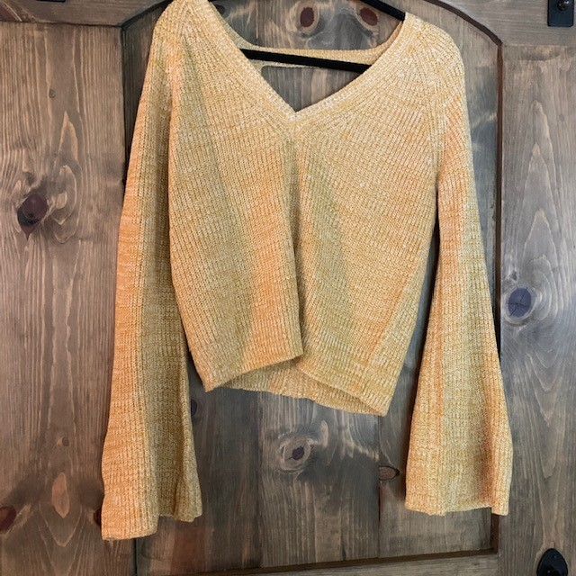 🔔 sleeves for the win! Rock some by picking up the $78 Jack Retro Marigold Sweater at Venue!