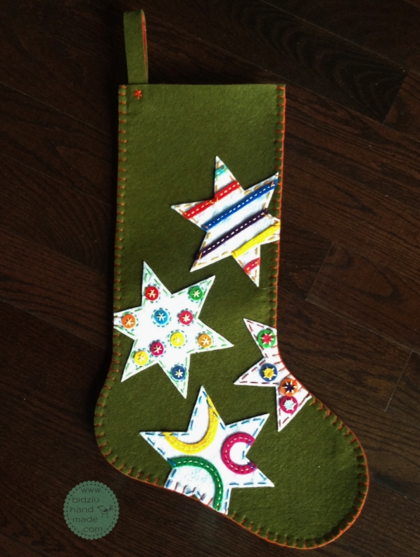 Geometric felt Christmas stockings. — Bidziu