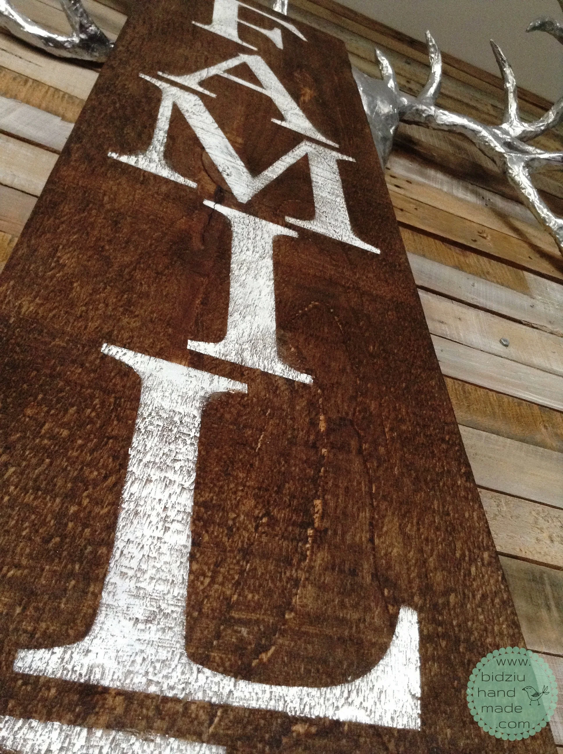 family rustic sign, handmade rustic sign, family wood sign, hand painted rustic sign, handmade family rustic wood sign, painted wood sign, custom made wood sign, rustic home decor, modern home decor, bidziu handmade, bidziu hand made