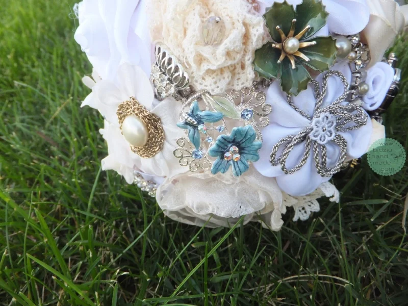 handmade brooch bouquet, custom made brooch bouquet, fabric flower bouquet, bridal bouquet, custom made wedding accessories, handmade wedding accessories, bridal accessories, brooch bouquet, bridal brooch bouquet, bridal bouquet, bidziu handmade