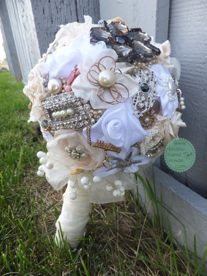 handmade brooch bouquet, custom made brooch bouquet, fabric flower bouquet, bridal bouquet, custom made wedding accessories, handmade wedding accessories, bridal accessories, brooch bouquet, bridal brooch bouquet, bridal bouquet, bidziu handmade