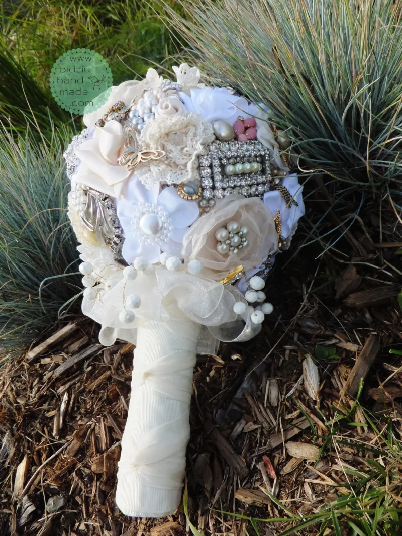 handmade brooch bouquet, custom made brooch bouquet, fabric flower bouquet, bridal bouquet, custom made wedding accessories, handmade wedding accessories, bridal accessories, brooch bouquet, bridal brooch bouquet, bridal bouquet, bidziu handmade