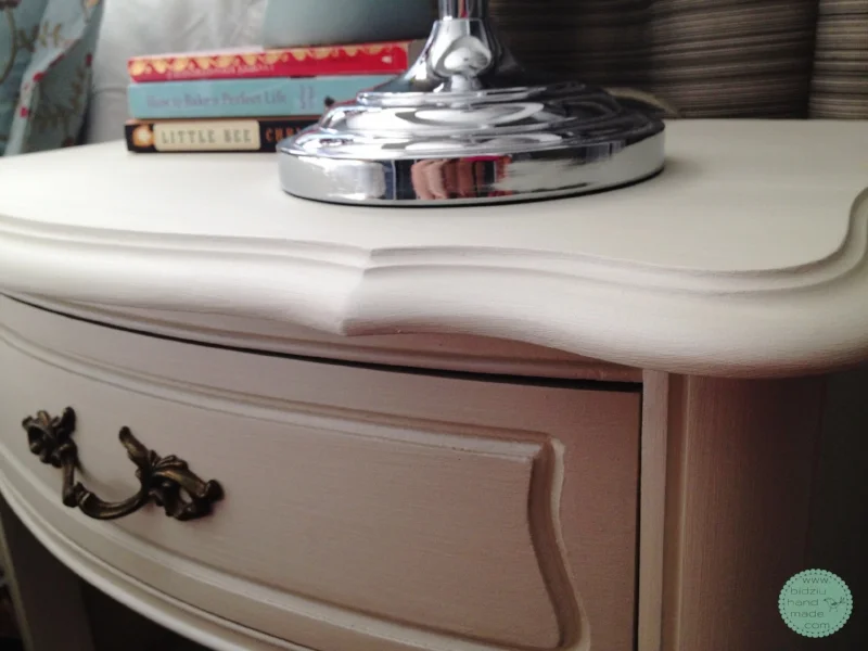 DIY repainting furniture, refinishing furniture, DIY painted furniture, DIY painted night stand, shabby chic furniture, girl's room furniture, pretty refinished furniture, DIY furniture, rustic home decor, shabby chic home decor, country home decor, modern country home decor, bidziu handmade, bidziu hand made