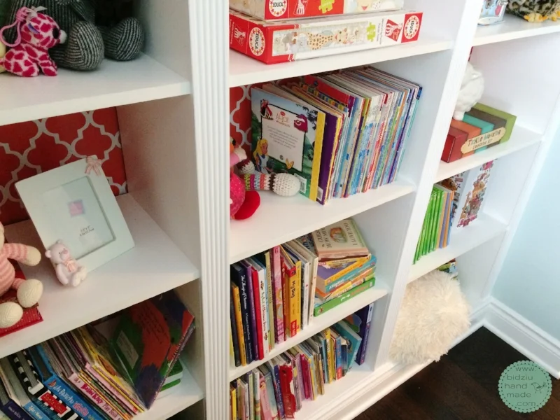 DIY built-in shelving, DIY built-ins, DIY shelves, DIY MDF shelving, DIY MDF, MDF built-in shelving, MDF built-in shelves, DIY bedroom reno, girl's bedroom decorating ideas, girls' bedroom decorating ideas, modern built in shelving, DIY modern shelves, modern home decor, DIY home renovating projects, DIY projects, DIY home reno, custom built-ins, DIY custom built-in shelving, painted MDF shelves, DIY bedroom decor, coral bedroom, light blue bedroom, light blue and coral bedroom, coral quatrefoil, coral quatrefoil decor, DIY storage ideas, modern storage ideas, bedroom storage ideas, bidziu handmade, bidziu handmade