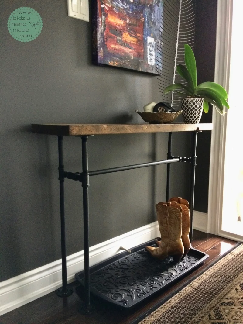DIY industrial pipe table, DIY industrial pipe furniture, DIY pipe table, DIY modern console table, DIY modern table, DIY furniture, industrial pipe furniture, pipe table, DIY rustic furniture, DIY rustic table, DIY modern furniture, DIY rustic furniture, DIY pipe projects, DIY home reno, DIY home projects, DIY projects, unique accent table, bidziu handmade, bidziuhandmade