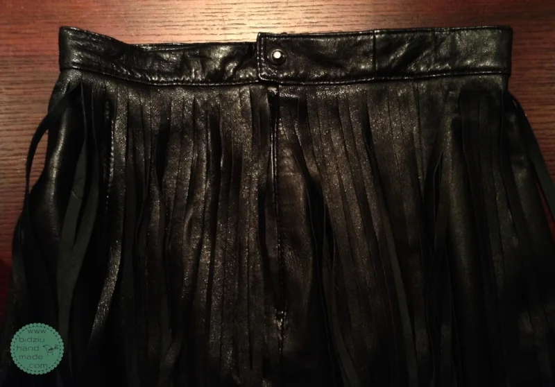 DIY leather skirt, DIY leather fringe skirt, DIY skirt, leather skirt, leather fringe skirt, trendy skirt, repurposed leather projects, upcycled leather, how to make a fringe skirt, how to sew a fringe skirt, DIY trendy skirt, DIY trendy clothing, trendy clothing, trendy outfits, fringe trends, fringe, leather, black mini skirt, trendy black skirt, handmade skirt, handmade clothing, handmade, sewing, bidziuhandmade, bidziu handmade