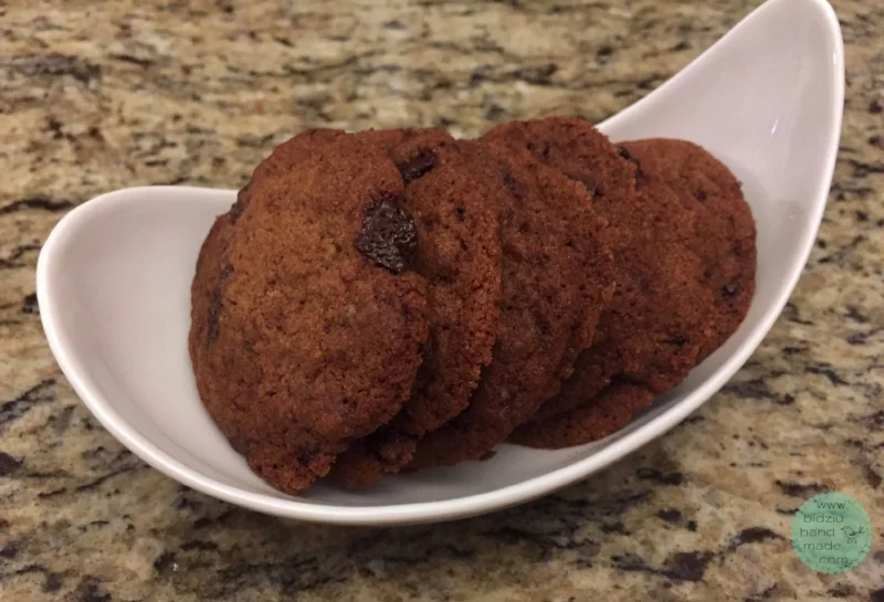 chocolate chip cookies, chocolate chip cookie recipe, chocolate chunk cookies, chocolate chunk recipe, chocolate chip cookies from scratch, chocolate chip cookie recipe from scratch, thin chocolate chip cookies, thin chocolate chunk cookies, crispy chocolate chip cookies, crispy chocolate chunk cookies, best chocolate chip cookie recipe, best chocolate chunk cookie recipe, amazing chocolate chip cookie recipe, amazing chocolate chunk cookie recipe, food blog, cookie recipe, best cookie recipe, thin and crispy cookies, cookie chips, organic cookies, cookies with organic ingredients, organic cooking, healthy cookies, healthy cooking, healthy recipes, coconut oil recipes, coconut oil, delicate cookies recipe, cookie recipe from scratch, bidziu handmade, bidziu hand made