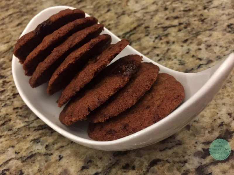 chocolate chip cookies, chocolate chip cookie recipe, chocolate chunk cookies, chocolate chunk recipe, chocolate chip cookies from scratch, chocolate chip cookie recipe from scratch, thin chocolate chip cookies, thin chocolate chunk cookies, crispy chocolate chip cookies, crispy chocolate chunk cookies, best chocolate chip cookie recipe, best chocolate chunk cookie recipe, amazing chocolate chip cookie recipe, amazing chocolate chunk cookie recipe, food blog, cookie recipe, best cookie recipe, thin and crispy cookies, cookie chips, organic cookies, cookies with organic ingredients, organic cooking, healthy cookies, healthy cooking, healthy recipes, coconut oil recipes, coconut oil, delicate cookies recipe, cookie recipe from scratch, bidziu handmade, bidziu hand made