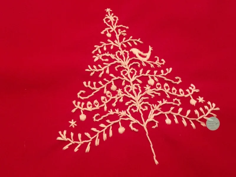Christmas table, Christmas table decoration, red table runner, Christmas table runner, modern Christmas table runner, modern table runner, handmade table runner, red and white table runner, Christmas dining room, Christmas dining room decor, Holiday table runner, Holiday table, red Holiday table, red Holiday table runner, handmade sewing project, sewing project, Christmas sewing project, bidziuhandmade, bidziu handmade, custom made table runner