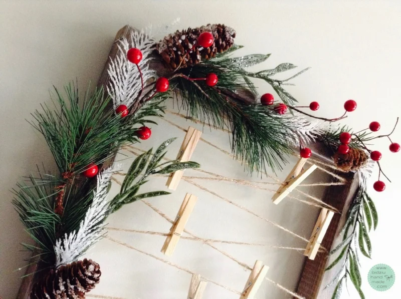 Christmas card holder, Merry Mail organizer, Christmas card organizer, bulletin board, handmade card holder, Christmas gift ideas, Christmas organizer, holiday card holder, how to organize Christmas cards, how to store Christmas cards, Christmas card organizing ideas, custom made card holder, wood project ideas, bidziu handmade, bidziuhandmade