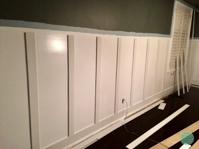 DIY wainscoting, modern wainscoting, modern wall decor, modern home, DIY home, DIY home projects, DIY home renovation projects, DIY projects, home renovation, home renovation project, modernizing your home, DIY modern home decor, modern home decor, handy woman projects, home projects, cool home projects, must-have home projects, wood working projects, dining room wainscoting, wainscoting in dining room, rectangular wainscoting, simple wainscoting, modern dining room, modern dining room decor, dining room decor, white wainscoting, wainscoting ideas, wainscoting in the home, how to wainscoting, wainscoting tutorial, wainscoting DIY tutorial, how to create drama in a room, dramatic dining room, bright and airy dining room, bidziu handmade, bidziuhandmade