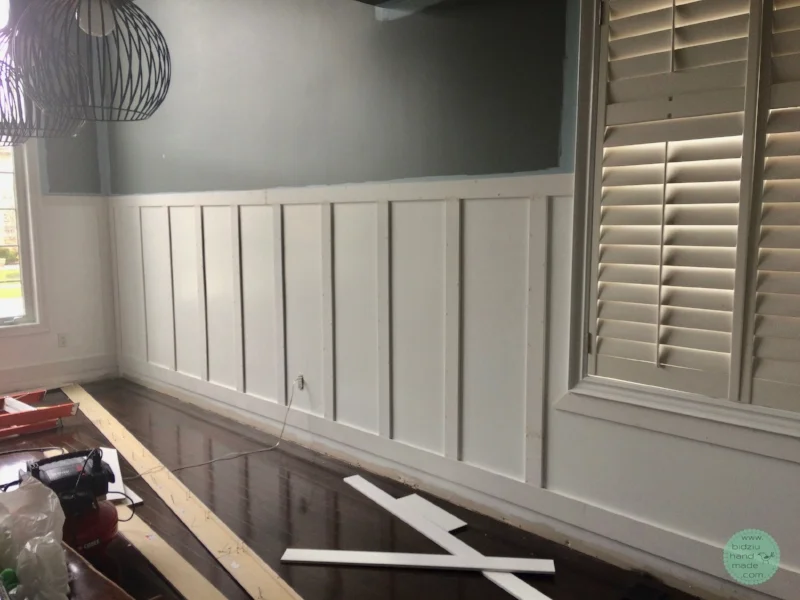 DIY wainscoting, modern wainscoting, modern wall decor, modern home, DIY home, DIY home projects, DIY home renovation projects, DIY projects, home renovation, home renovation project, modernizing your home, DIY modern home decor, modern home decor, handy woman projects, home projects, cool home projects, must-have home projects, wood working projects, dining room wainscoting, wainscoting in dining room, rectangular wainscoting, simple wainscoting, modern dining room, modern dining room decor, dining room decor, white wainscoting, wainscoting ideas, wainscoting in the home, how to wainscoting, wainscoting tutorial, wainscoting DIY tutorial, how to create drama in a room, dramatic dining room, bright and airy dining room, bidziu handmade, bidziuhandmade