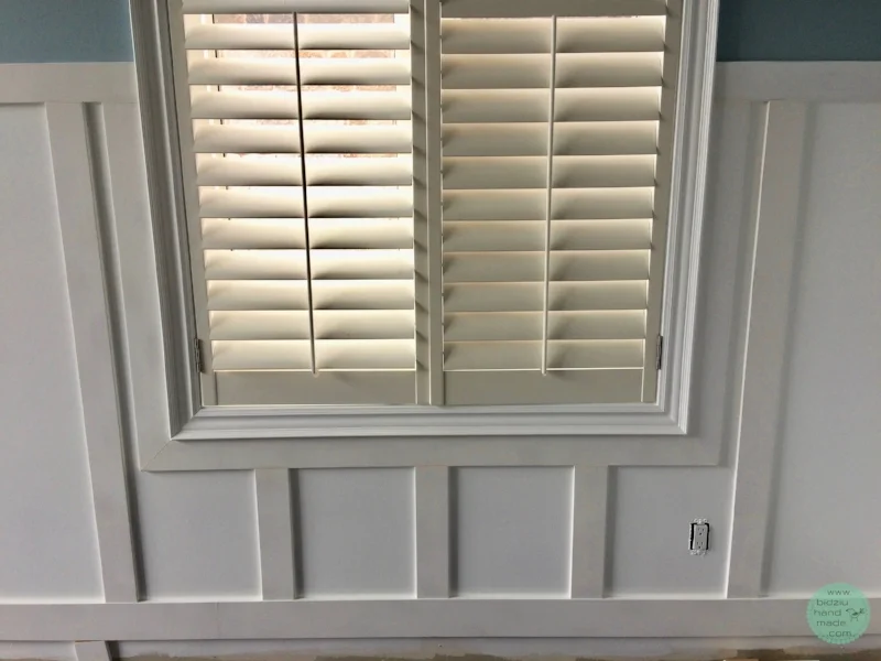 DIY wainscoting, modern wainscoting, modern wall decor, modern home, DIY home, DIY home projects, DIY home renovation projects, DIY projects, home renovation, home renovation project, modernizing your home, DIY modern home decor, modern home decor, handy woman projects, home projects, cool home projects, must-have home projects, wood working projects, dining room wainscoting, wainscoting in dining room, rectangular wainscoting, simple wainscoting, modern dining room, modern dining room decor, dining room decor, white wainscoting, wainscoting ideas, wainscoting in the home, how to wainscoting, wainscoting tutorial, wainscoting DIY tutorial, how to create drama in a room, dramatic dining room, bright and airy dining room, bidziu handmade, bidziuhandmade