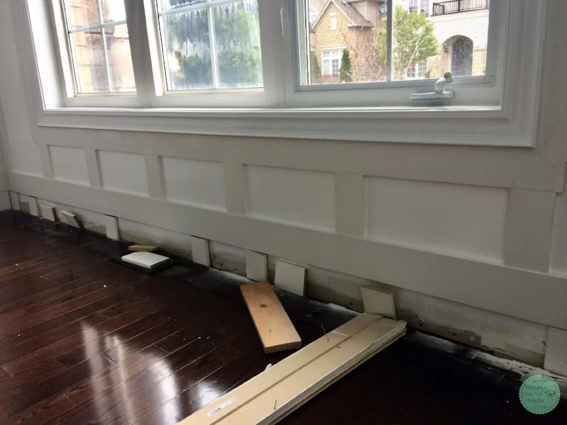 DIY wainscoting, modern wainscoting, modern wall decor, modern home, DIY home, DIY home projects, DIY home renovation projects, DIY projects, home renovation, home renovation project, modernizing your home, DIY modern home decor, modern home decor, handy woman projects, home projects, cool home projects, must-have home projects, wood working projects, dining room wainscoting, wainscoting in dining room, rectangular wainscoting, simple wainscoting, modern dining room, modern dining room decor, dining room decor, white wainscoting, wainscoting ideas, wainscoting in the home, how to wainscoting, wainscoting tutorial, wainscoting DIY tutorial, how to create drama in a room, dramatic dining room, bright and airy dining room, bidziu handmade, bidziuhandmade