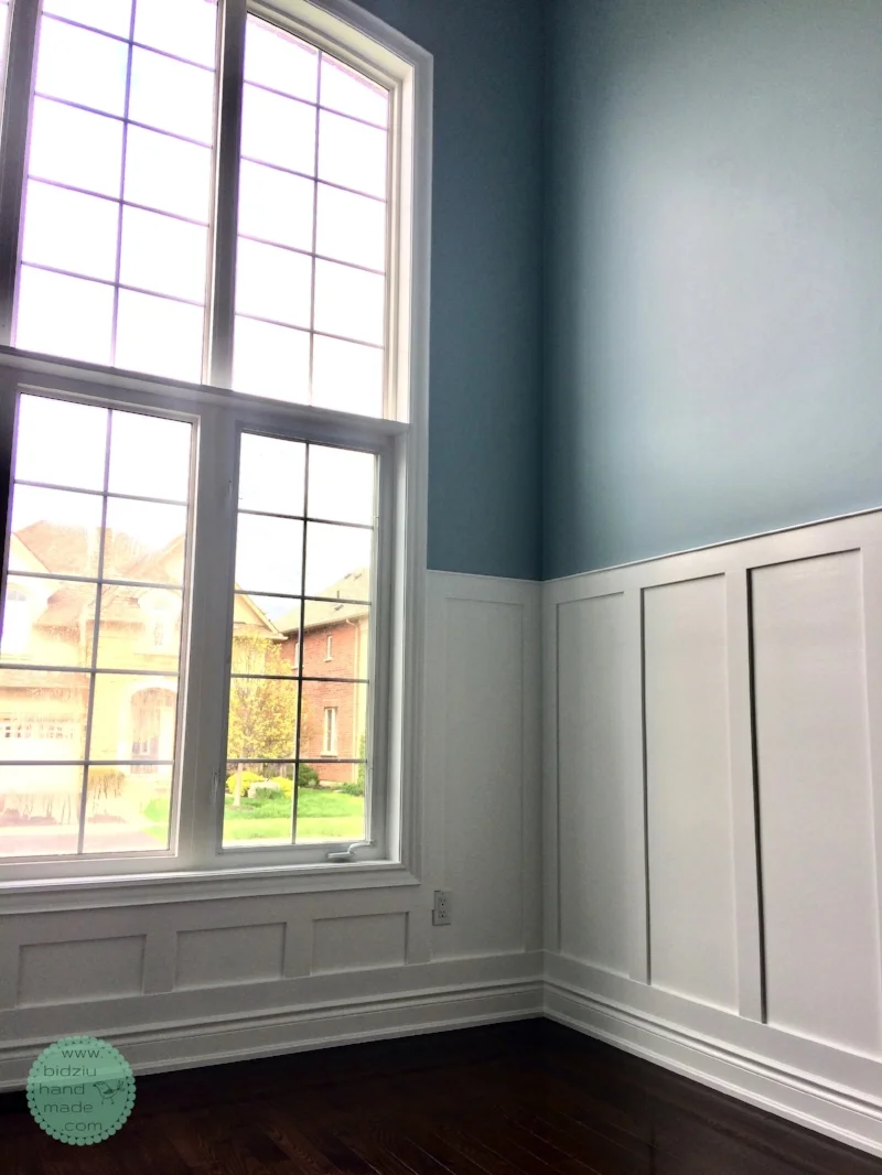 DIY wainscoting, modern wainscoting, modern wall decor, modern home, DIY home, DIY home projects, DIY home renovation projects, DIY projects, home renovation, home renovation project, modernizing your home, DIY modern home decor, modern home decor, handy woman projects, home projects, cool home projects, must-have home projects, wood working projects, dining room wainscoting, wainscoting in dining room, rectangular wainscoting, simple wainscoting, modern dining room, modern dining room decor, dining room decor, white wainscoting, wainscoting ideas, wainscoting in the home, how to wainscoting, wainscoting tutorial, wainscoting DIY tutorial, how to create drama in a room, dramatic dining room, bright and airy dining room, bidziu handmade, bidziuhandmade
