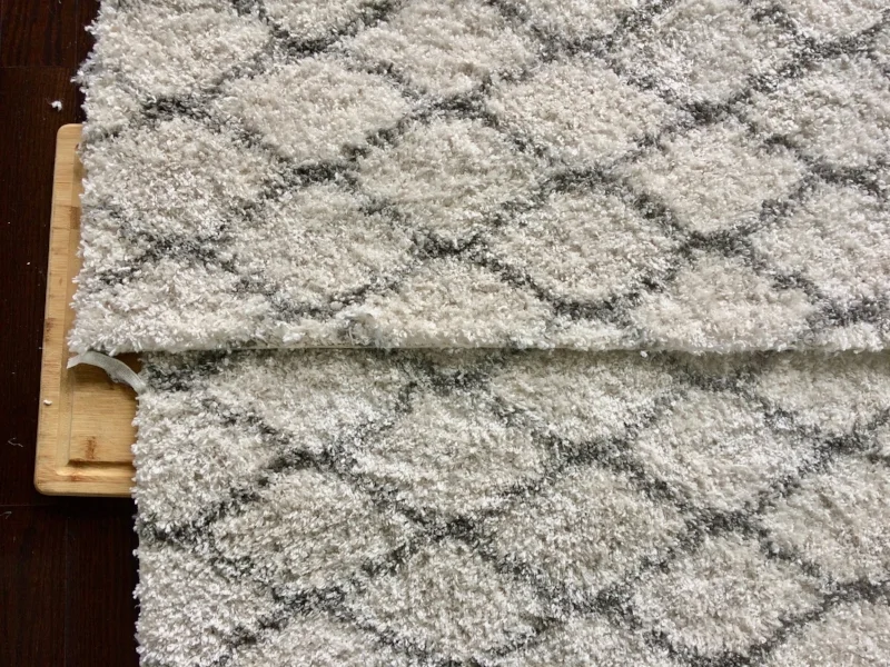 DIY rug, how to tape rugs together, how to attach rugs together, DIY custom size rug, area rug, dining room rug, shag rug, custom size area rug, rug DIY, rug tutorial, DIY rug tutorial, custom made rug, custom rug, living room rug DIY, modern rug DIY, bidziu handmade, bidziuhandmade