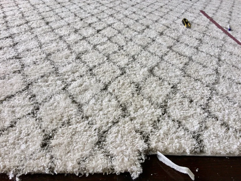 DIY rug, how to tape rugs together, how to attach rugs together, DIY custom size rug, area rug, dining room rug, shag rug, custom size area rug, rug DIY, rug tutorial, DIY rug tutorial, custom made rug, custom rug, living room rug DIY, modern rug DIY, bidziu handmade, bidziuhandmade